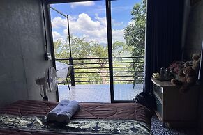 Kuan Khan Lao The Nine Bistro