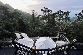 Kuan Khan Lao The Nine Bistro