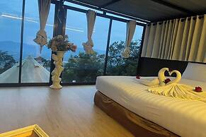 Kuan Khan Lao The Nine Bistro