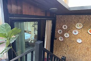 Kuan Khan Lao The Nine Bistro