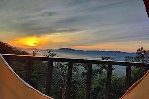 Kuan Khan Lao The Nine Bistro