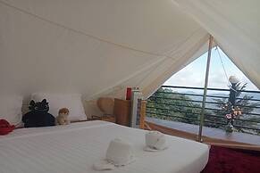 Kuan Khan Lao The Nine Bistro