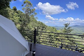 Kuan Khan Lao The Nine Bistro