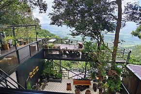 Kuan Khan Lao The Nine Bistro