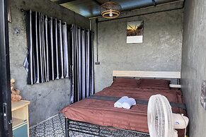 Kuan Khan Lao The Nine Bistro