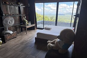 Kuan Khan Lao The Nine Bistro