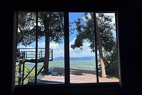 Kuan Khan Lao The Nine Bistro