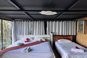 Kuan Khan Lao The Nine Bistro