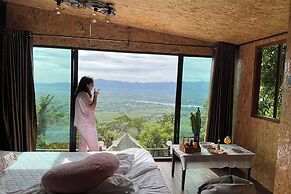 Kuan Khan Lao The Nine Bistro