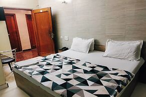 Hotel Purohit Sindhi Camp