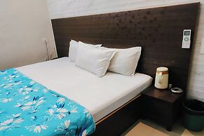 Hotel Purohit Sindhi Camp