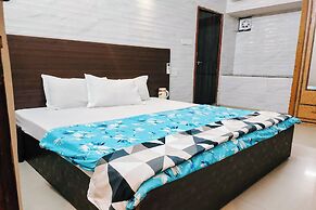 Hotel Purohit Sindhi Camp