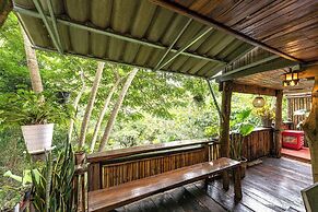 Monruamsuk Homestay Cafe And Bistro