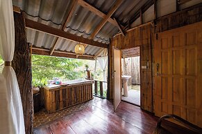 Monruamsuk Homestay Cafe And Bistro