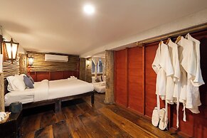 Monruamsuk Homestay Cafe And Bistro