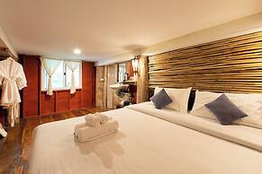 Monruamsuk Homestay Cafe And Bistro