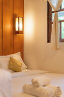 Monruamsuk Homestay Cafe And Bistro