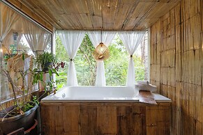 Monruamsuk Homestay Cafe And Bistro