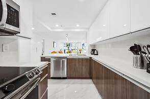 The Grand Biscayne Bay