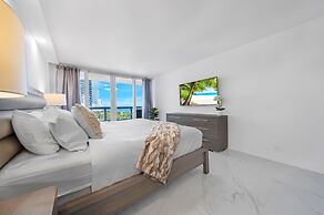 The Grand Biscayne Bay