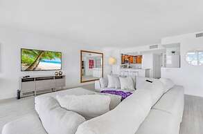 The Grand Biscayne Bay