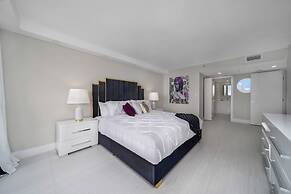 The Grand Biscayne Bay