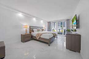 The Grand Biscayne Bay