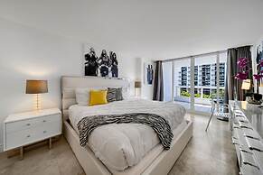 The Grand Biscayne Bay