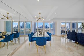 The Grand Biscayne Bay