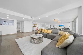 The Grand Biscayne Bay