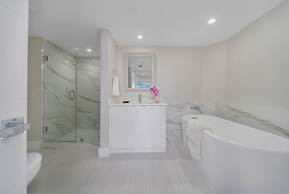 The Grand Biscayne Bay