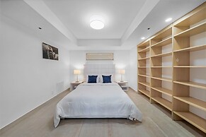 The Grand Biscayne Bay