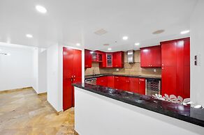 The Grand Biscayne Bay