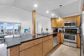 The Grand Biscayne Bay