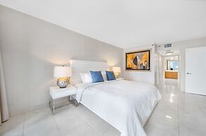 The Grand Biscayne Bay