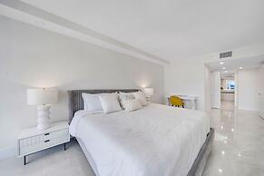 The Grand Biscayne Bay