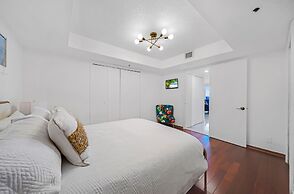 The Grand Biscayne Bay