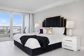 The Grand Biscayne Bay