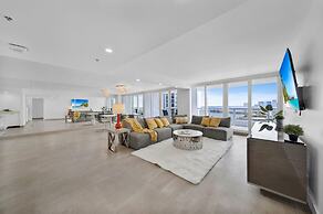 The Grand Biscayne Bay