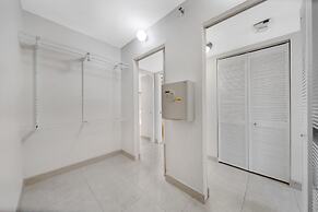 The Grand Biscayne Bay