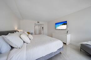 The Grand Biscayne Bay