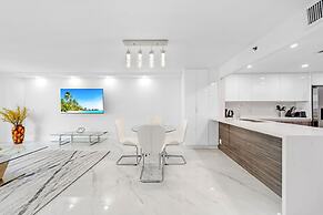 The Grand Biscayne Bay