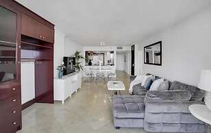 The Grand Biscayne Bay