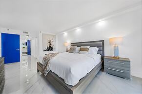 The Grand Biscayne Bay