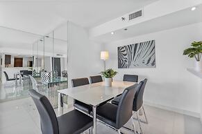 The Grand Biscayne Bay