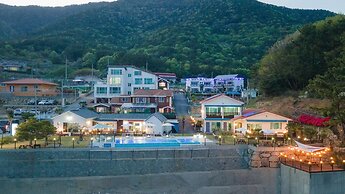 Namhae sea Stay N pet Pension
