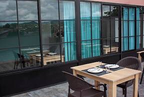 West Star Hotel