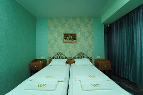 West Star Hotel