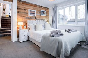 Swn Y Mor - 4 Bedroom Apartment - Saundersfoot