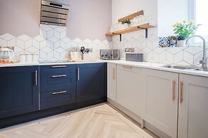 Swn Y Mor - 4 Bedroom Apartment - Saundersfoot